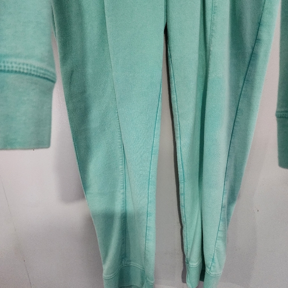 BNWT Girls size med track suit. - Picture 8 of 11
